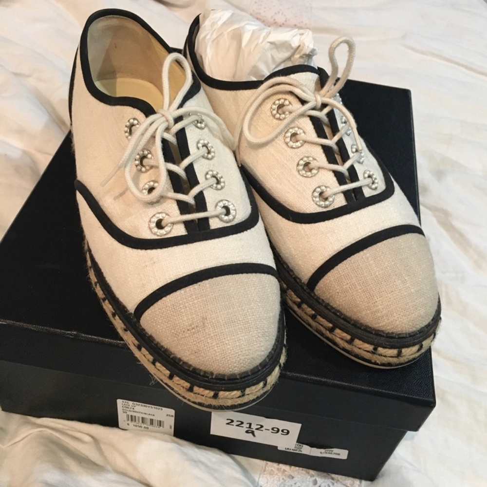 Authentic Chanel Espadrille, effortless chic!